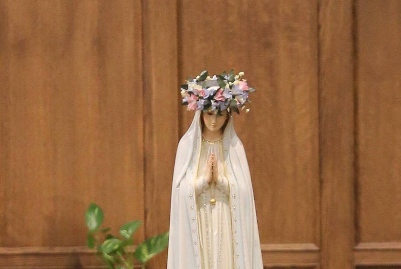 may crowning of blessed mother