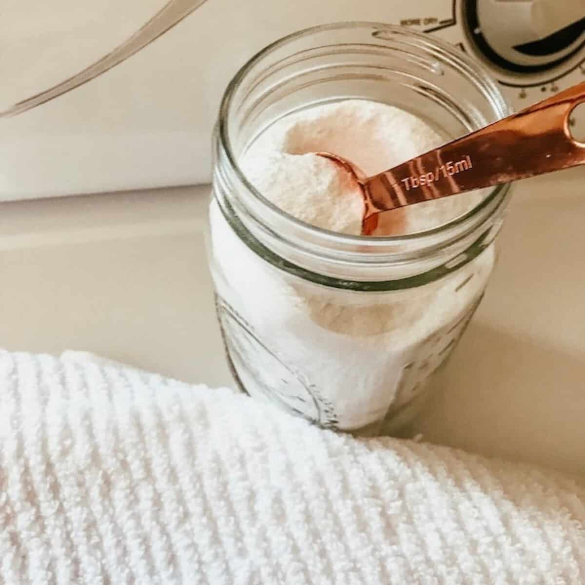 mason jar with natural whitener powder 